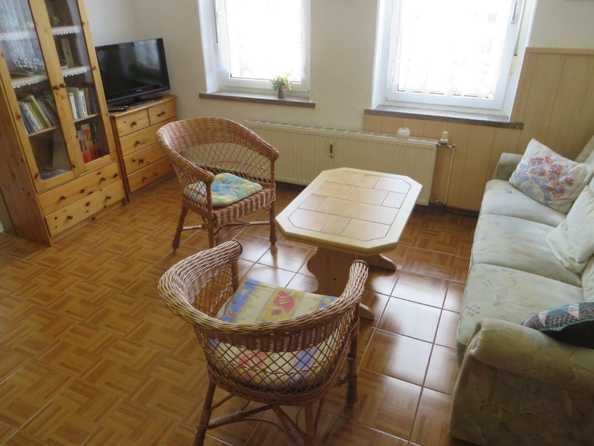 Ferienwohnung Zahn Oelsnitz  エクステリア 写真