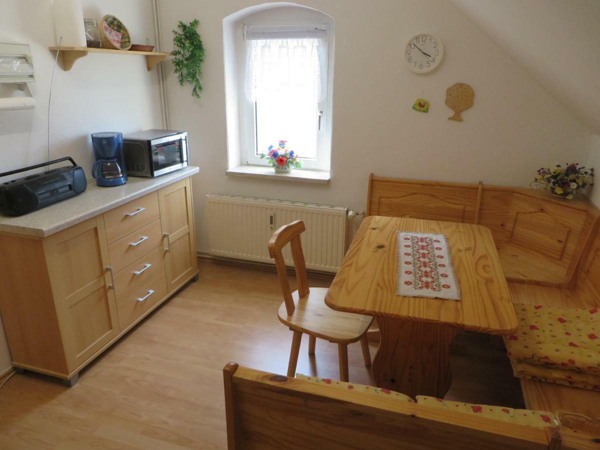 Ferienwohnung Zahn Oelsnitz  エクステリア 写真