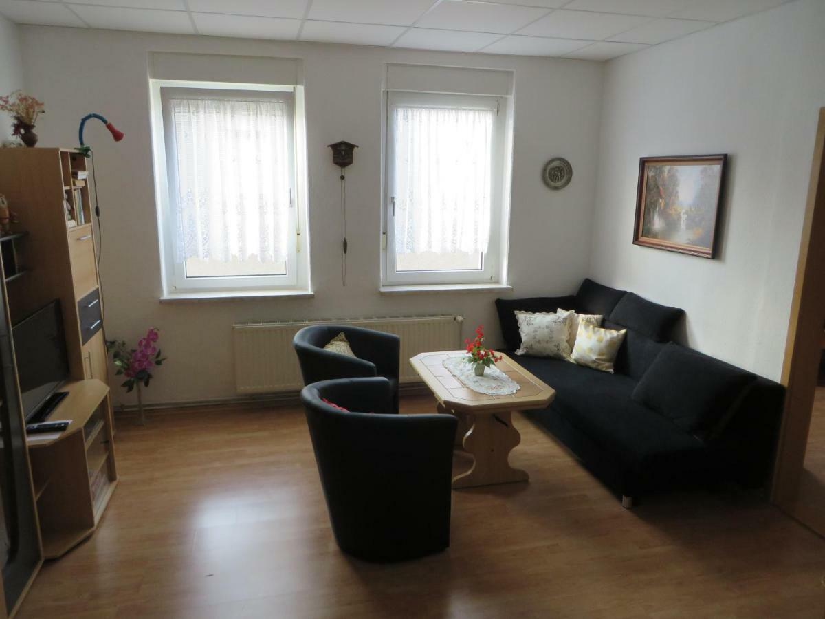 Ferienwohnung Zahn Oelsnitz  エクステリア 写真